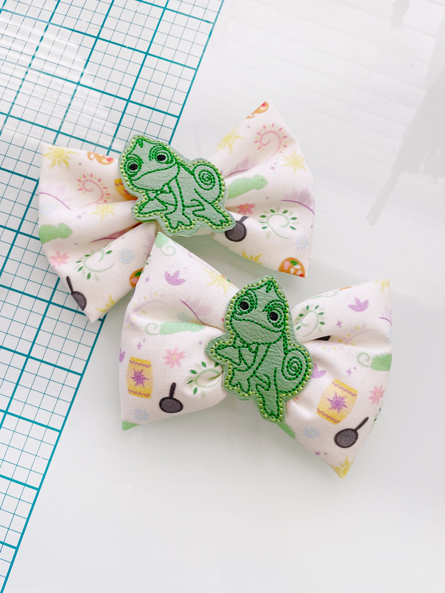 Pascal Tangled Hair Bow