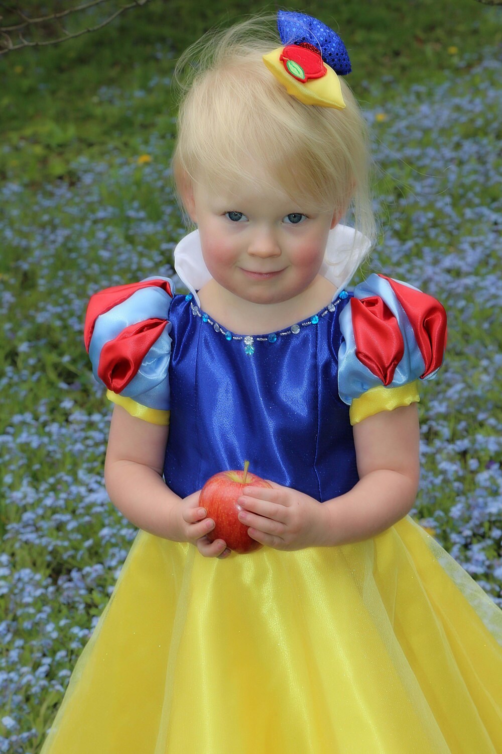 Snow White Hair Bow; Snow White Hair Clip; Disney Princess Hair Accessory; Disney Hair Bow, Inspired Bow; Disney Princess Hair Bow, Disney